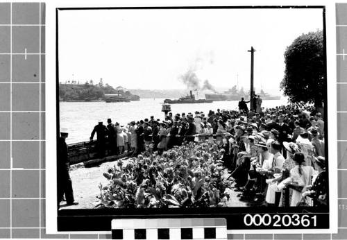 HMAS SYDNEY II returning to port