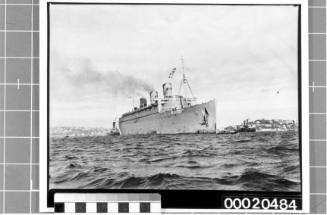 RMS QUEEN MARY possibly near Port Jackson in Sydney