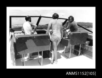 1981 test of a Vickers 30-foot Sunrunner with in-board power unit