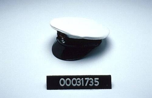 Senior sailor winter ceremonial dress cap : RAN sailor Ralph Sanderson
