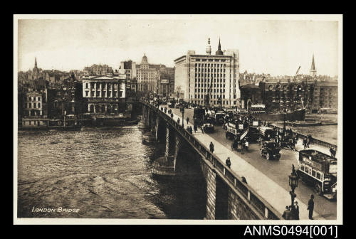 Postcard depicting London Bridge from Pete to Curly dated 31 August 1931