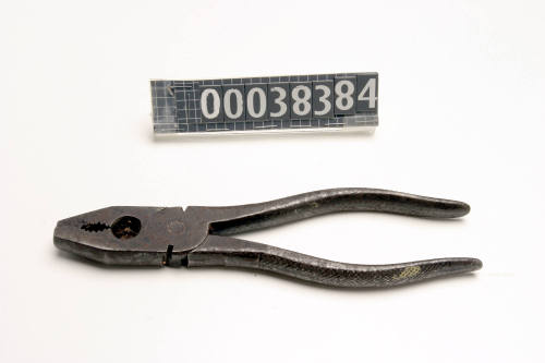 Pliers with anti slip handles