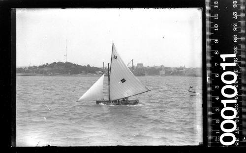 16-foot skiff  near Garden Island, Sydney Harbour