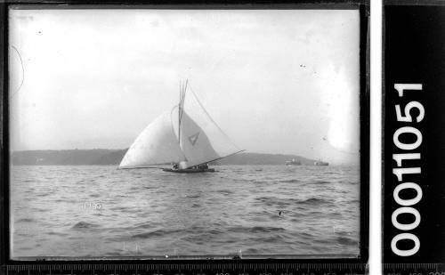 18-footer GLORIA sailing on Sydney Harbour